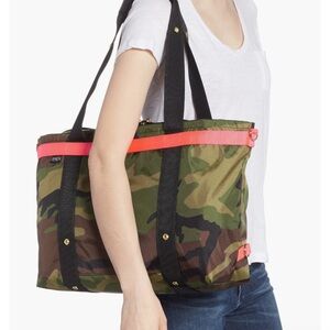 Andi Camo Convertible Girlfriend Tote Hot Pink Stripe